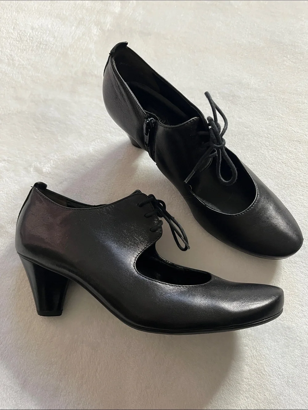 Paul Green size 4.5 (7) black lace up vintage style heels - Picture 1 of 11